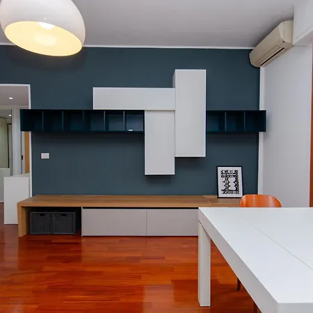 Tito Flat * Milan